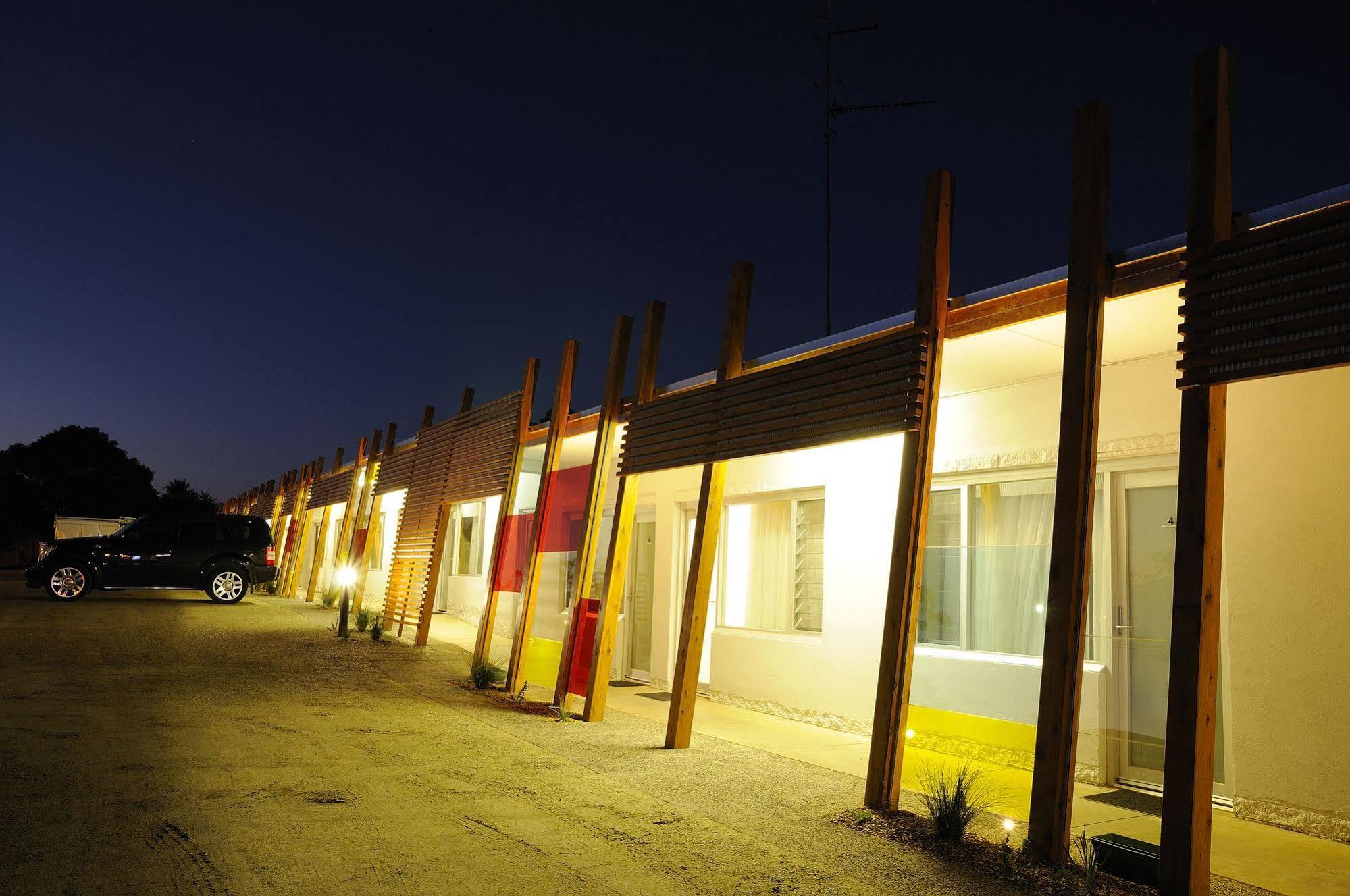 Drouin Motel Esterno foto
