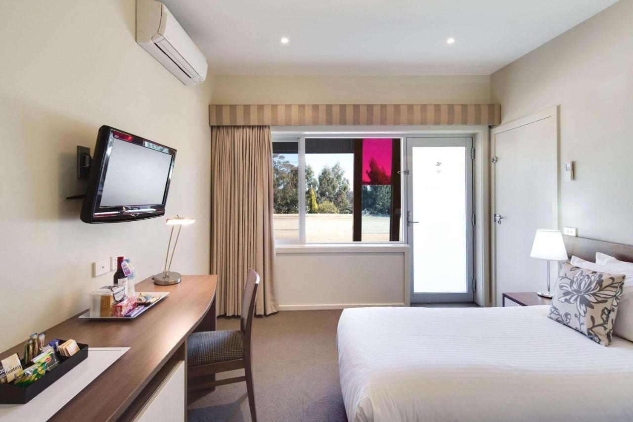 Drouin Motel Esterno foto